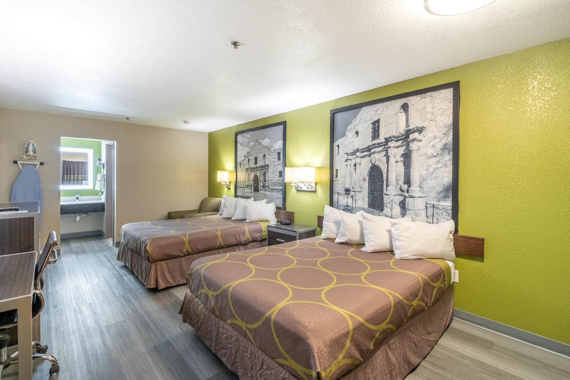 Super 8 By Wyndham San Antonio/Riverwalk Area Экстерьер фото