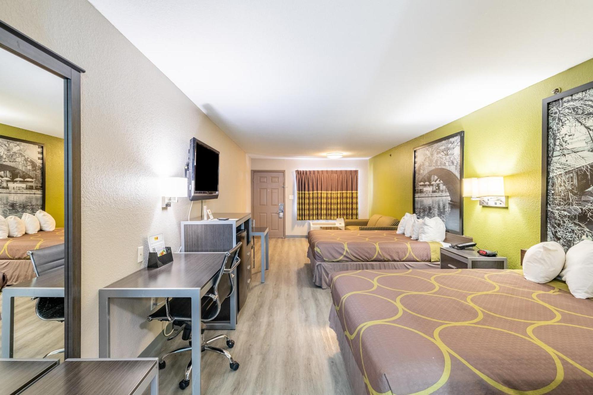 Super 8 By Wyndham San Antonio/Riverwalk Area Экстерьер фото