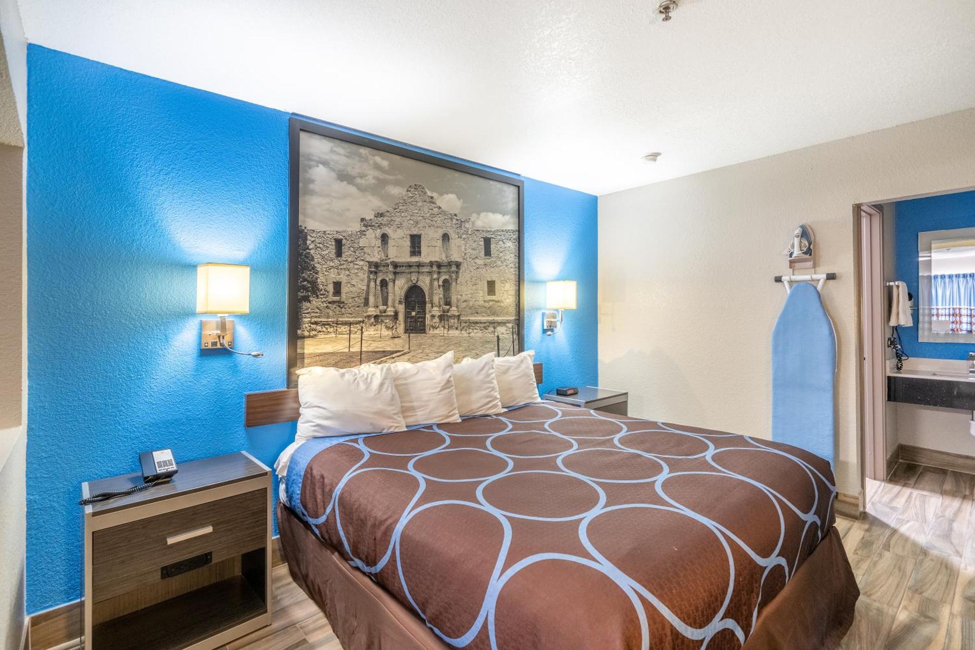 Super 8 By Wyndham San Antonio/Riverwalk Area Экстерьер фото
