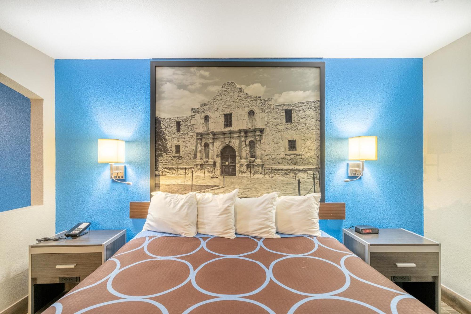 Super 8 By Wyndham San Antonio/Riverwalk Area Экстерьер фото
