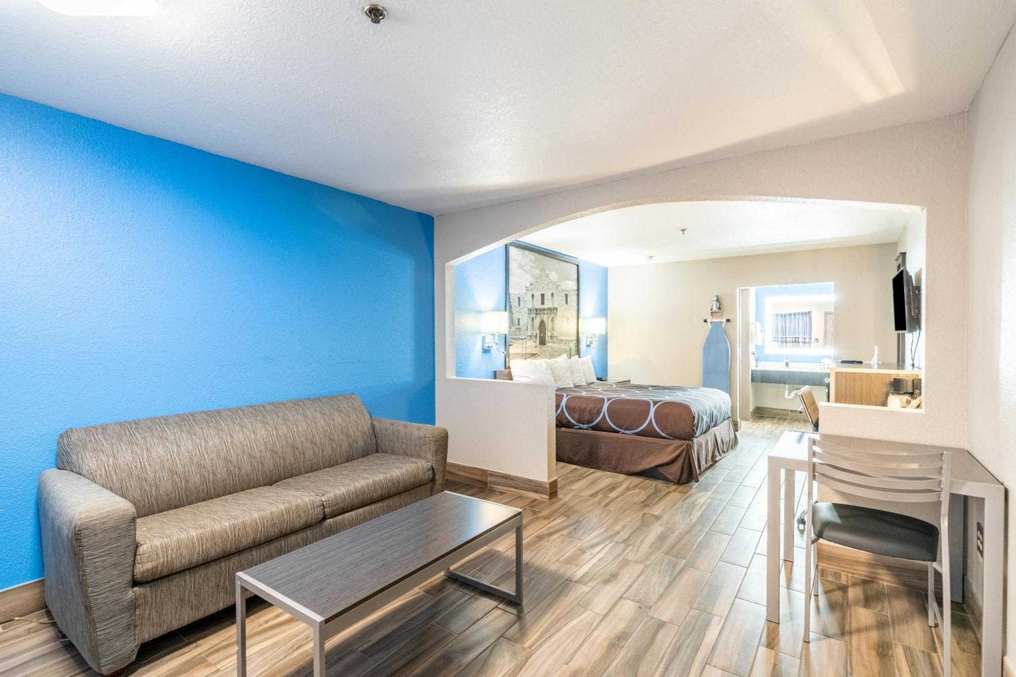 Super 8 By Wyndham San Antonio/Riverwalk Area Экстерьер фото
