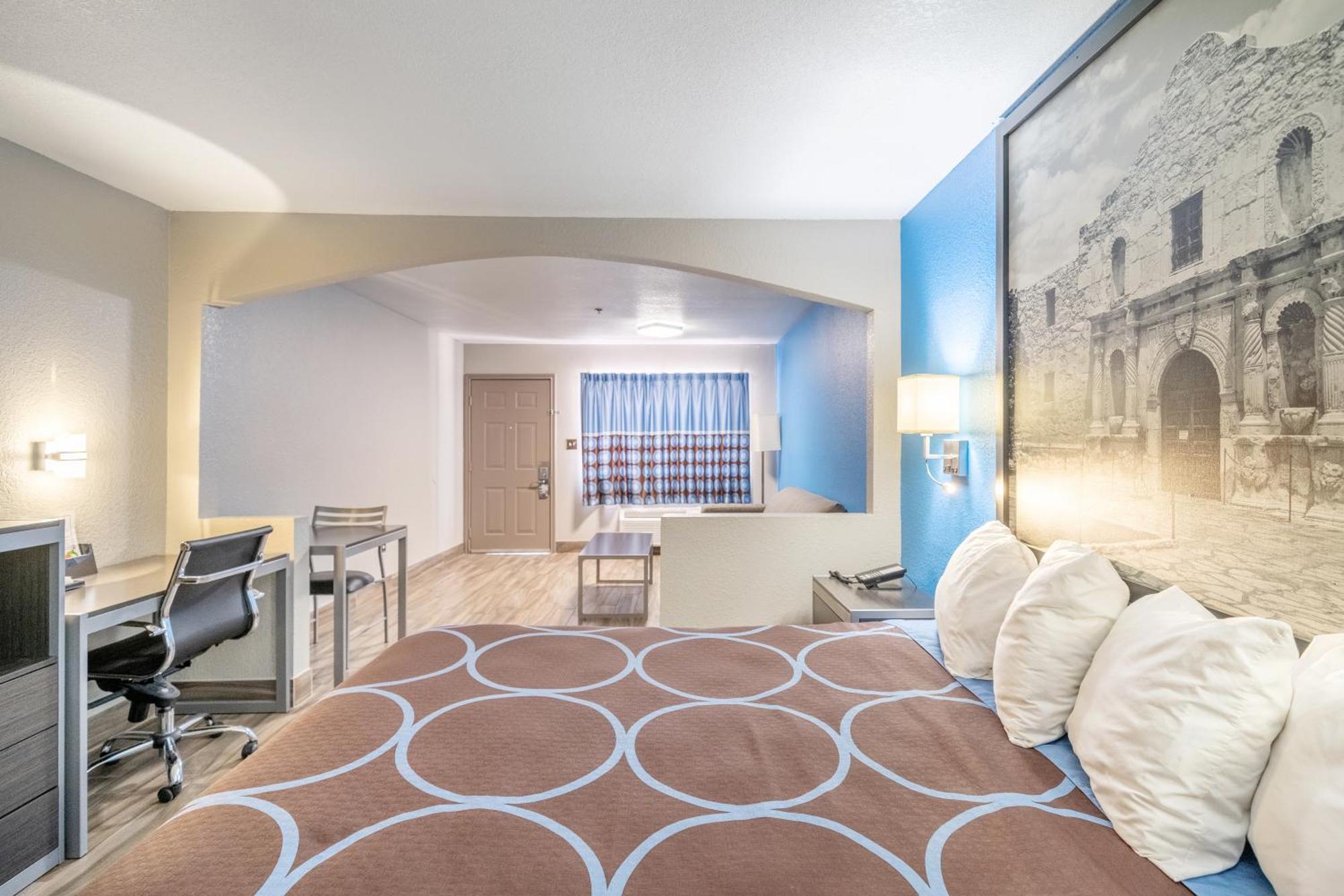 Super 8 By Wyndham San Antonio/Riverwalk Area Экстерьер фото